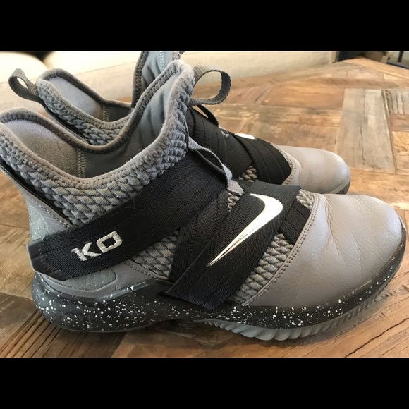 Nike Labron Soldier 12 Custom Shoes - Picture 4 of 4